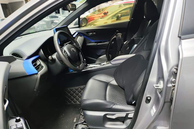 Used Toyota IZOA 2018 2.0L Yichi Edition China V Standard