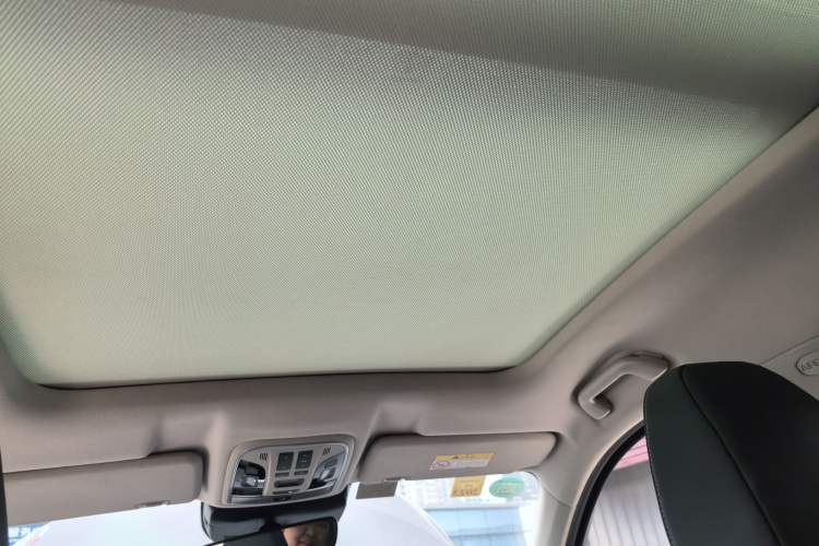 Used Wey VV6 2018 2.0T Two-Wheel-Drive Ultra-Luxury Version China V Standard