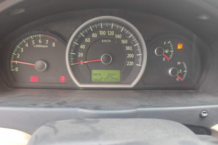 Used Kia Sportage 2012 2.0L Manual Two-Wheel Drive GL Trim Odometer Close Up