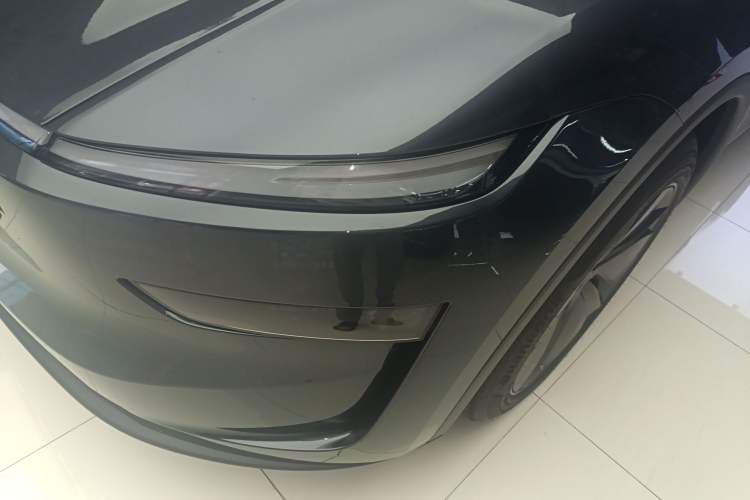 Used Tesla Model Y 2025 Long-Range All-Wheel-Drive Version Left Front Headlight