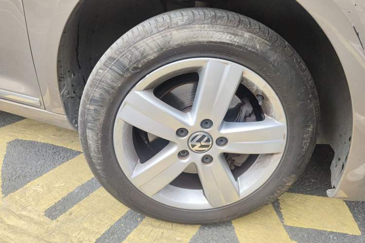 Used Volkswagen Touran 2015 1.4T DSG Comfort Edition 5 Seats