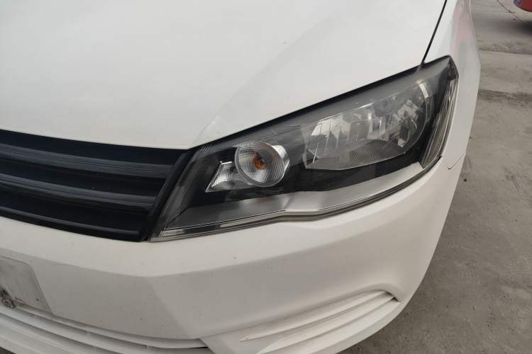 Used Volkswagen Jetta 2015 Value Edition 1.6L Automatic Fashion Version Left Front Headlight