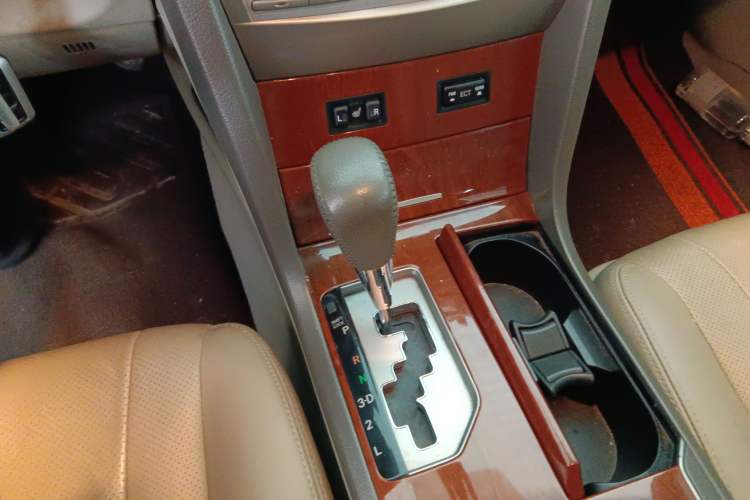 Used Toyota Camry 2013 200G Classic Luxury Edition Gear Lever