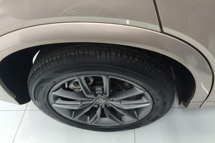 Used Landian E5 2023 1.5L DE-i 100KM Comfort Edition 7-Seater Right Rear Wheel Hub