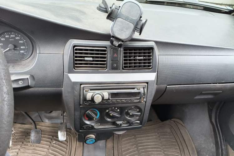 Used Wuling Rongguang 2011 1.2L Base Version
