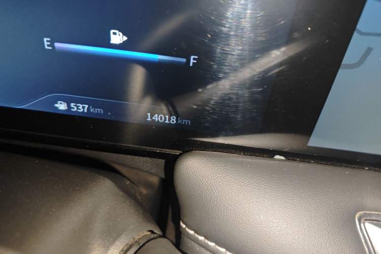 Used Venucia V 2022 260T Black Horse Edition · Idol Odometer Close Up