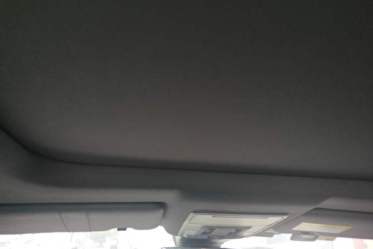 Used Honda CR-V 2023 2.0L eHEV Two-Wheel Drive Smart Brilliance Edition Headliner