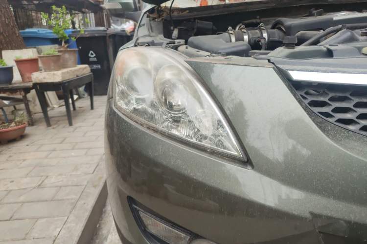 Used Haval H5 Classic 2011 European-style Green Silence 2.0T Automatic Two-Wheel Drive Luxury Model
