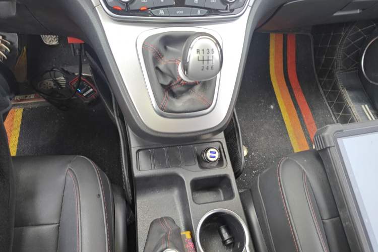 Used Haval M6 2019 1.5T Manual Two-Wheel Drive Elite Version China VI Standard Gear Lever