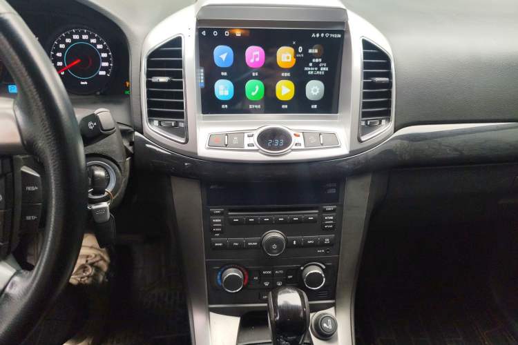 Used Chevrolet Captiva 2012 2.4L 4x4 Flagship Edition 7 Seats Audio And AC Panel