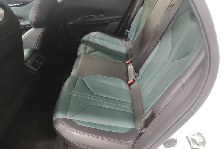 Used Changan UNI-V iDD 2024 Blue Whale Smart Electric iDD 136km ZhiKu Model
