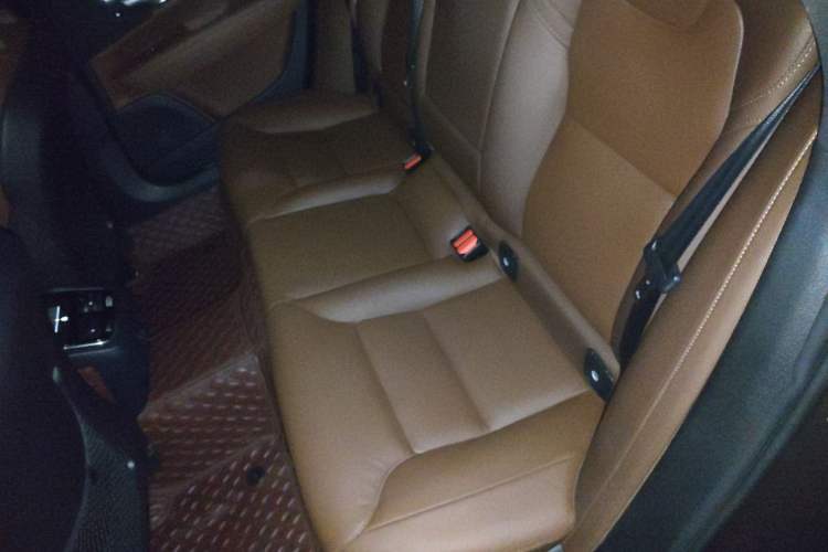 Used Volvo V90 2024 Cross Country B5 AWD Smart Range Edition