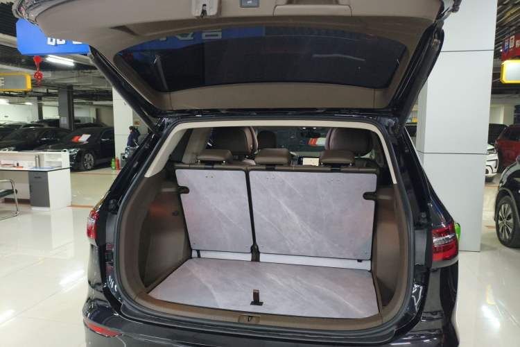 Used Volkswagen Viloran 2024 380TSI Premium Edition