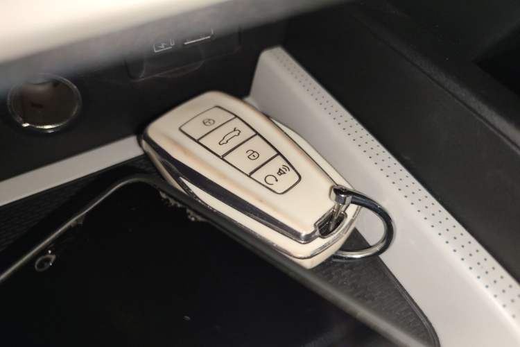 Used Geely Auto Emgrand L HiP 2022 1.5TD-DHT Pro 100KM Super Rui Vehicle Key