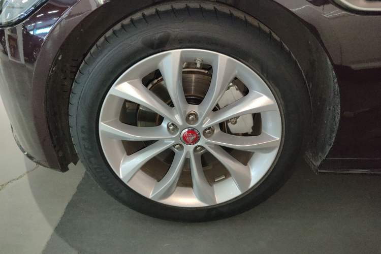 Used Jaguar XF 2016 XF 2.0T Two-Wheel-Drive R-Sport Sport Edition