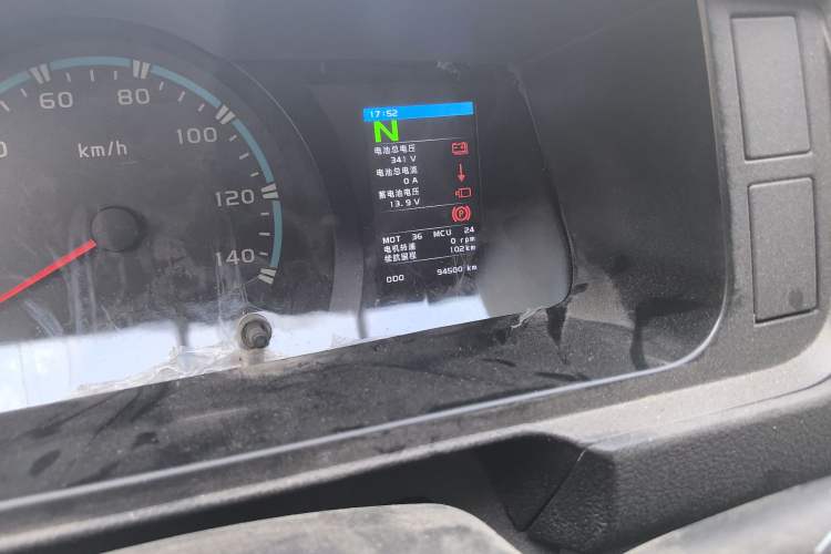 Used Farizon Xingxiang E6 2020 Van with High Roof 1365kg Payload Capacity Equipped with CATL's High-Energy Battery