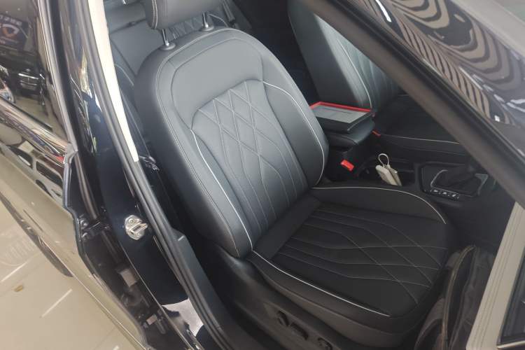 Used Volkswagen Tiguan L 2022 330TSI Automatic Two-Wheel Drive R-Line Enhanced Edition