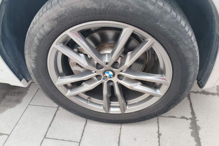 Used BMW X4 2021 xDrive 25i M Sport Package Right Front Wheel Hub