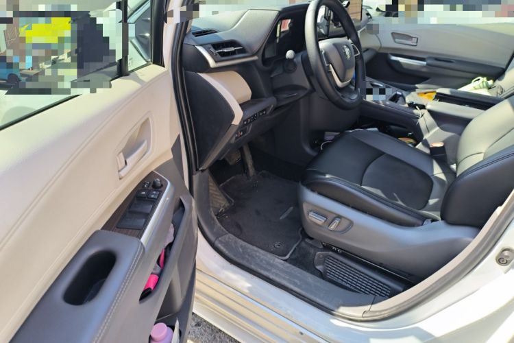 Used Toyota SIENNA 2024 2.5L Hybrid Comfort Edition