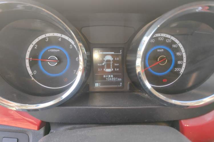 Used Foton Jiatu ix7 2016 1.5L ZhiZun Model Odometer Close Up