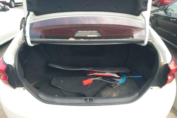 Used Toyota Levin 2016 Dual-Engine 1.8H GS E-CVT Elite Model with Sunroof Trunk