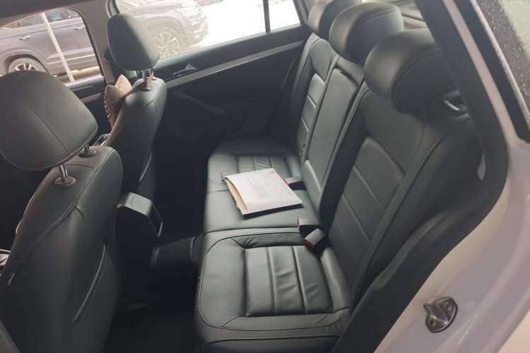 Used Volkswagen Gran Lavida 2015 1.6L Automatic Comfort Edition Left Rear Seat