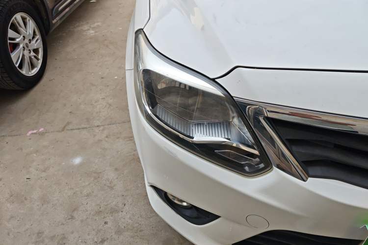 Used CHANGAN Alsvin V3 2015 1.4L Manual Warm-Hearted Model China V Standard
