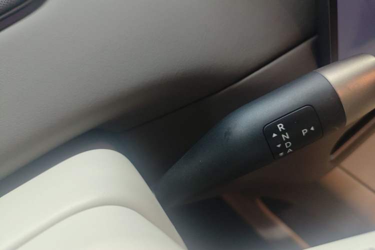 Used Li Auto i6 2025 Model Two-Wheel-Drive Standard Type
