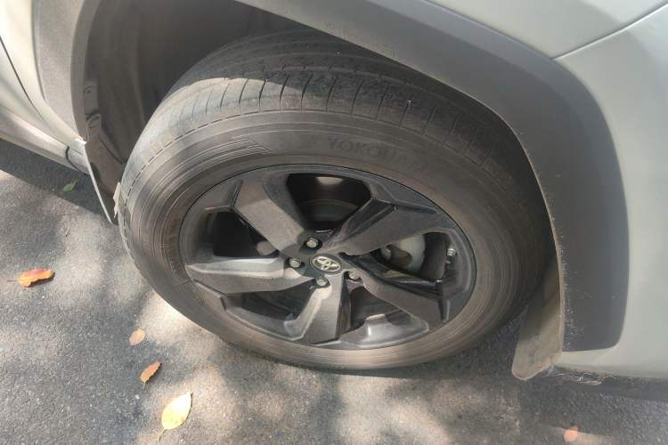 Used Toyota RAV4 2022 Dual-Engine 2.5L E-CVT Four-Wheel Drive Elite Plus Edition
