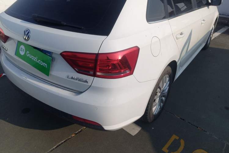 Used Volkswagen Gran Lavida 2013 1.6L Automatic Luxury Model
