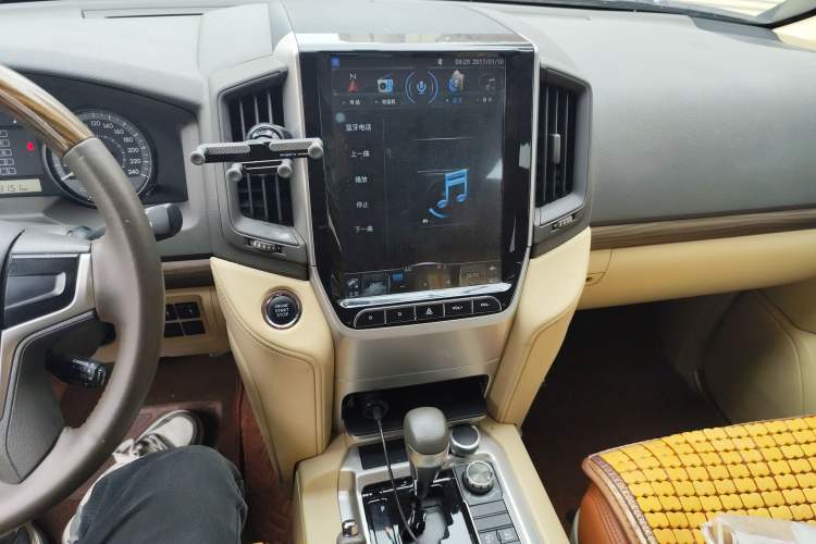 Used Toyota Land Cruiser 