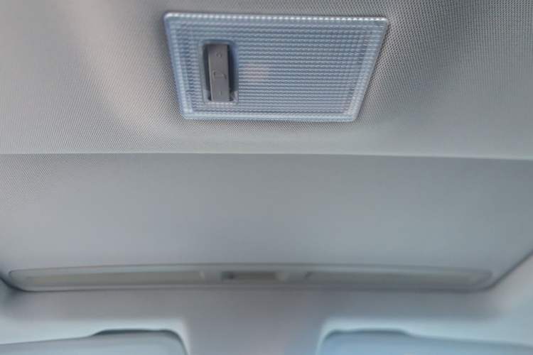 Used Chevrolet Trax 2014 1.4T Automatic Two-Wheel Drive Luxury Model Headliner