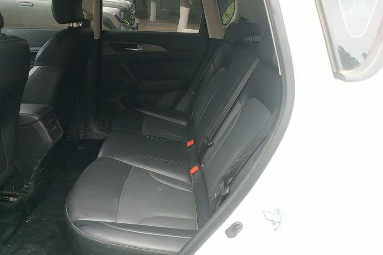 Used CHANGAN CS35PLUS 2021 Revised Version Glory Million Edition 1.6L Manual Luxury Edition

