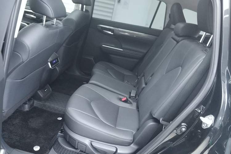 Used Toyota Highlander 2024 2.5L Smart Electric Hybrid Dual-Motor Two-Wheel-Drive Prestige Version 7 Seats