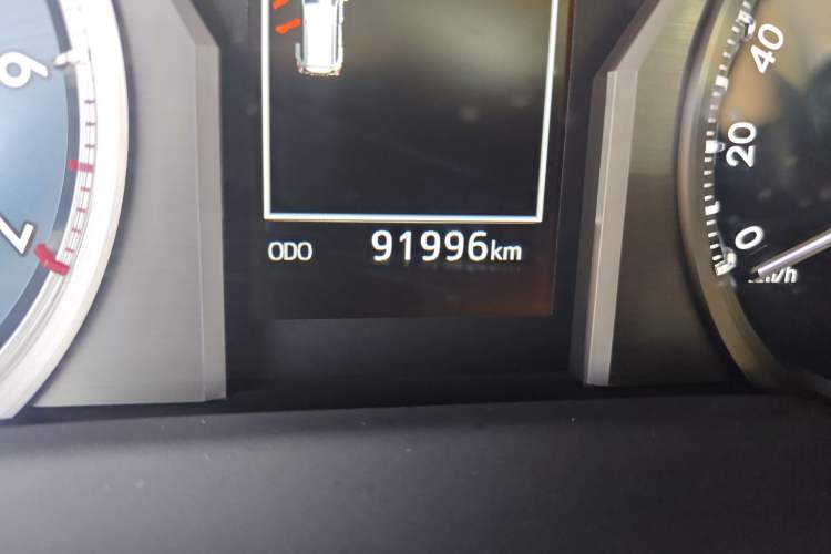 Used Toyota Prado 2018 3.5L Automatic TX-L Odometer Close Up