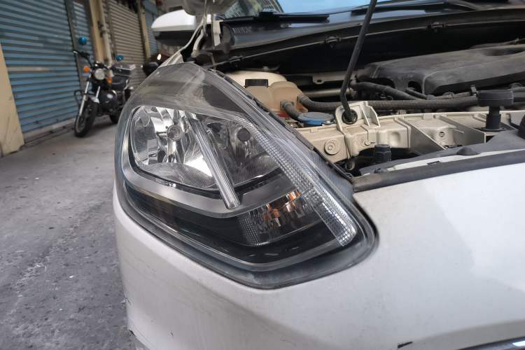 Used Ford Escort 2019 1.5L Automatic ZhiXiang Model Right Front Headlight