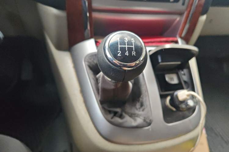 Used Jinbei Grace 2016 2.0L Express Utility Model
