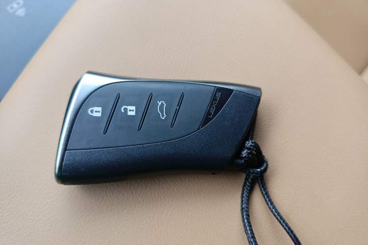 Used Lexus ES 2023 200 Luxury Edition