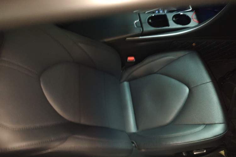 Used Toyota Avalon 2023 2.5L Luxury Edition Right Front Seat