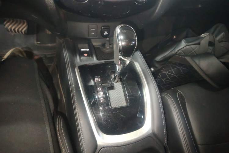 Used Nissan X-Trail 2022 2.0L Two-Wheel Drive Smart Connect Premium Edition
