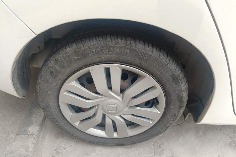 Used Honda Fit 2016 1.5L LX CVT Comfort Model Right Rear Wheel Hub