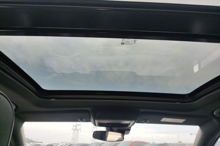 Used Cadillac XT4 2022 28T Two-Wheel-Drive Luxury Version
