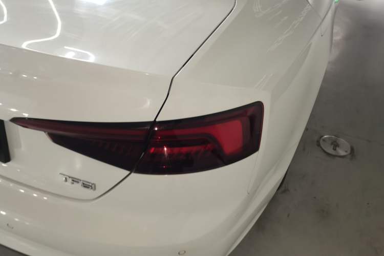 Used Audi A5 2019 Coupe 40 TFSI Fashion Edition China V Emission Standard Right Rear Taillight