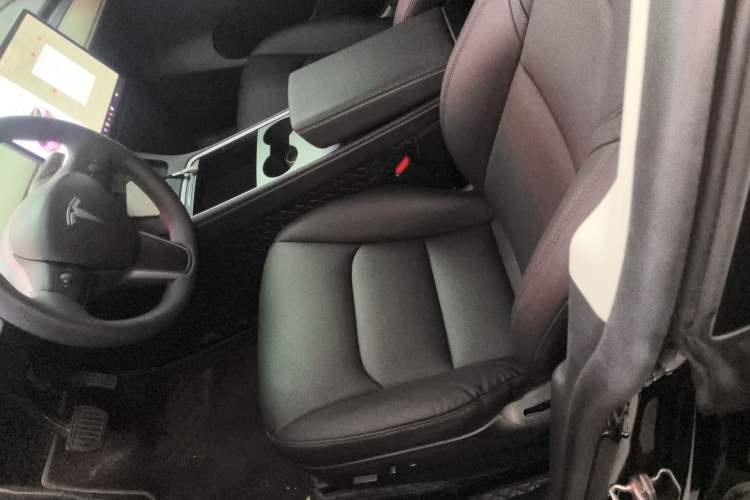 Used Tesla Model Y 2021 Long-Range All-Wheel-Drive Version
