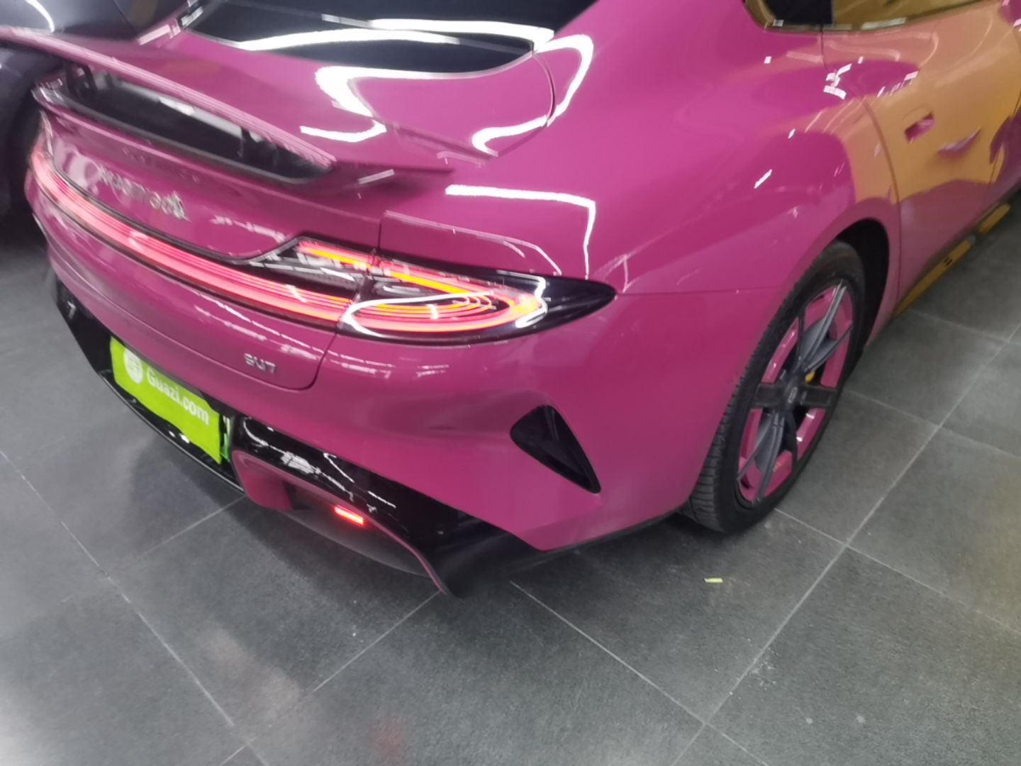 Xiaomi Auto SU7 2024 Rear-Drive Ultra-Long Range Advanced Pro-Level Intelligent Driving Version — снимка 9