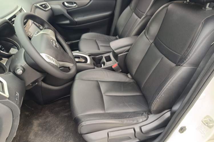 Used Nissan X-Trail 2015 2.0L CVT Comfort MAX Edition 2WD Left Front Seat