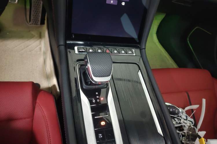 Used Hongqi H6 2025 2.0T ZhiShang Version
