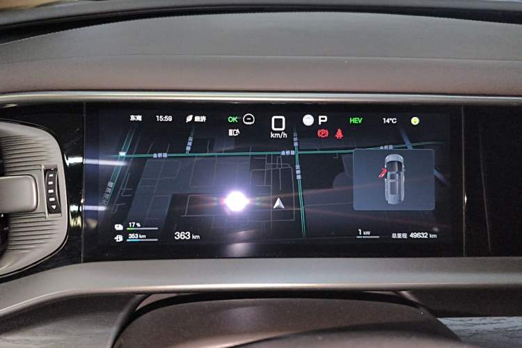 Used Denza D9 2025 DM-i Smart Drive 1020 Four-Wheel Drive Deluxe Model
