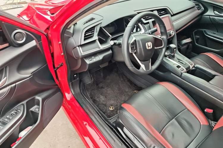 Used Honda Civic 2016 220TURBO CVT Luxury Edition
