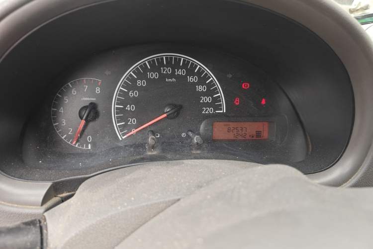 Used Nissan Sunny 2011 1.5XE Manual Comfort Edition Odometer Close Up